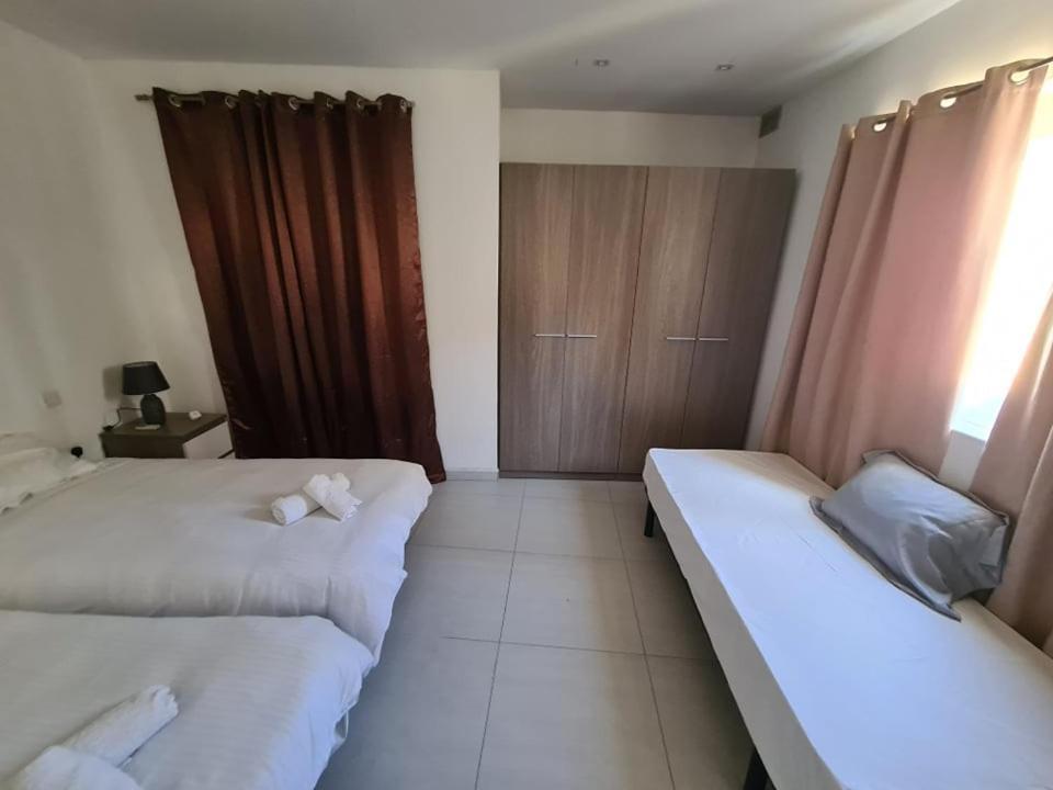 St Julians Central 2 Bedroom Apartment Saint Julian's ภายนอก รูปภาพ