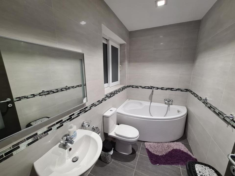 St Julians Central 2 Bedroom Apartment Saint Julian's ภายนอก รูปภาพ